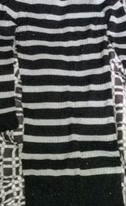 womans petite Medium sized dress